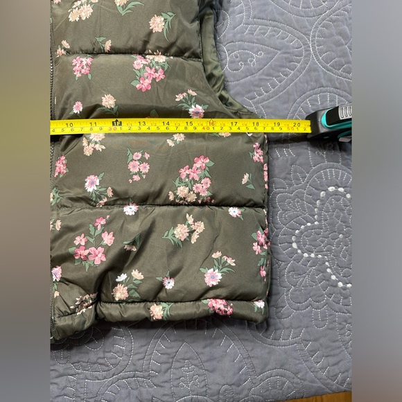Aeropostale Women’s Remixed Down Sage Green Floral Puffer Vest NWT Size … - Picture 3 of 6